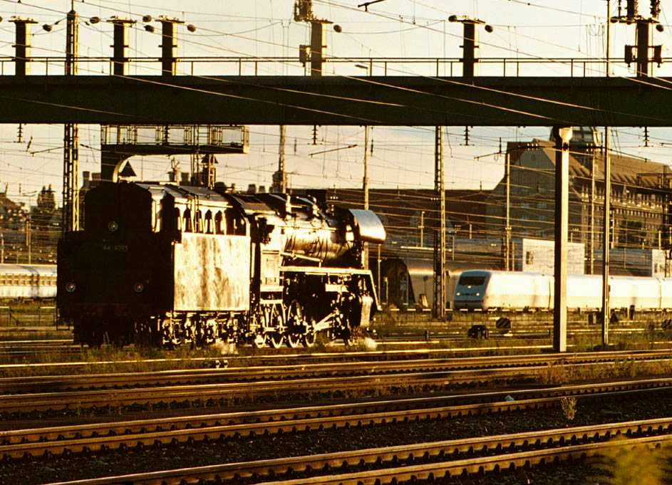 44 1093 auf der Fahrt ins Depot, 07.08.1999