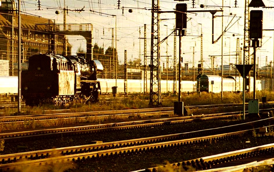 44 1093 auf der Fahrt ins Depot, 07.08.1999